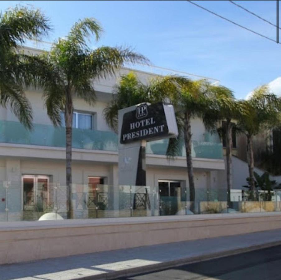 Hotel Presidente Porto Cesareo Buitenkant foto