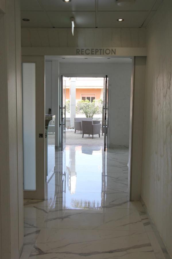 Hotel Presidente Porto Cesareo Buitenkant foto