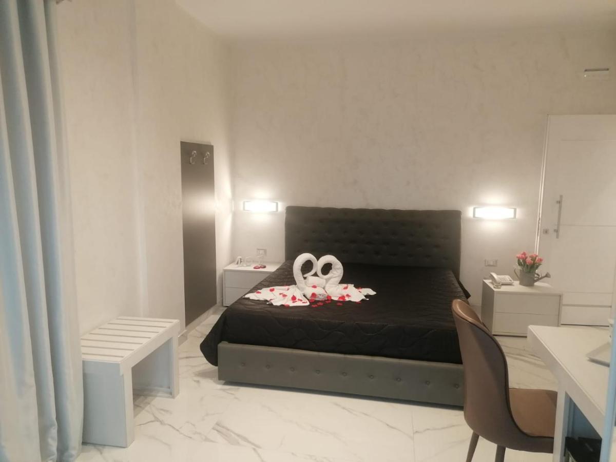 Hotel Presidente Porto Cesareo Buitenkant foto