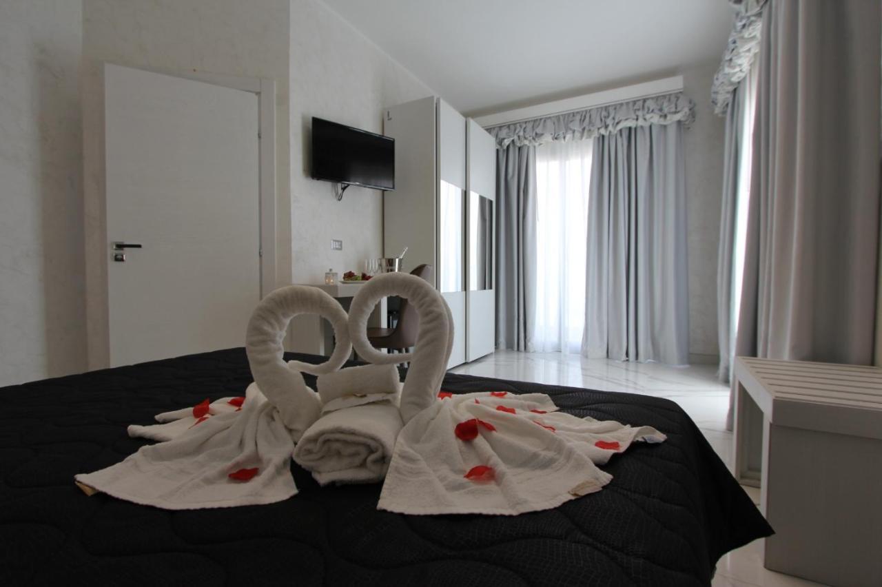 Hotel Presidente Porto Cesareo Buitenkant foto