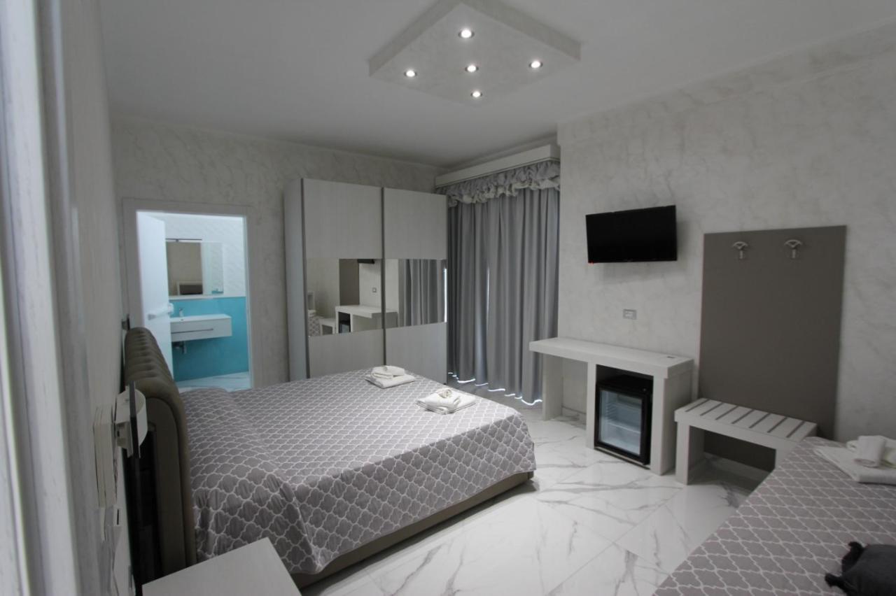 Hotel Presidente Porto Cesareo Buitenkant foto