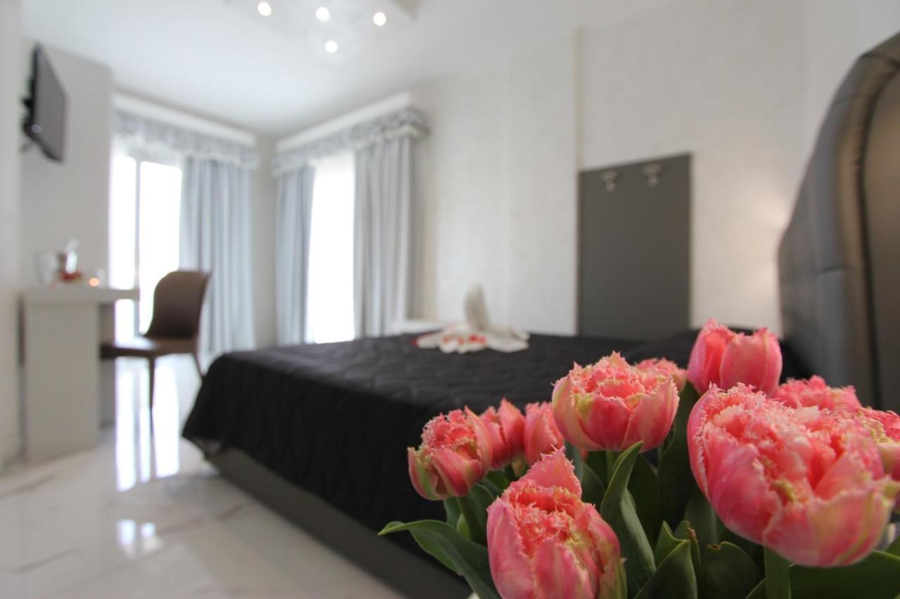 Hotel Presidente Porto Cesareo Buitenkant foto