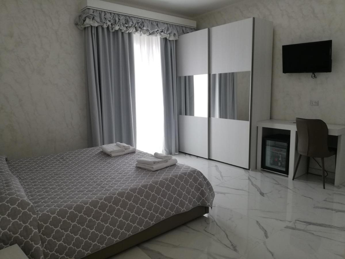 Hotel Presidente Porto Cesareo Buitenkant foto