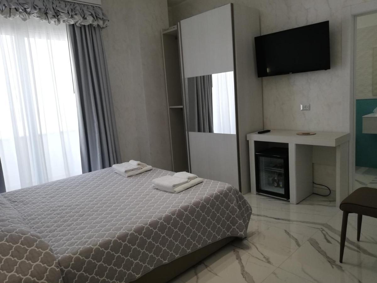 Hotel Presidente Porto Cesareo Buitenkant foto