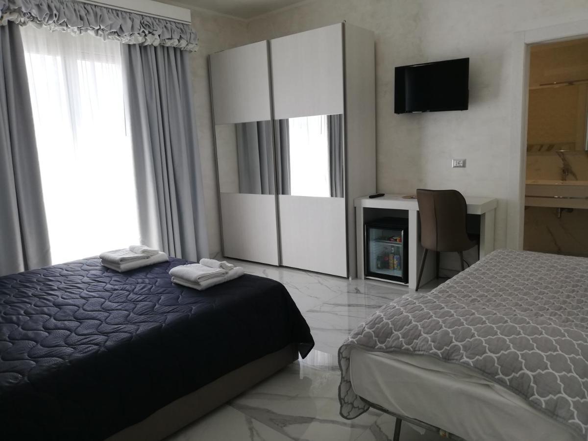 Hotel Presidente Porto Cesareo Buitenkant foto