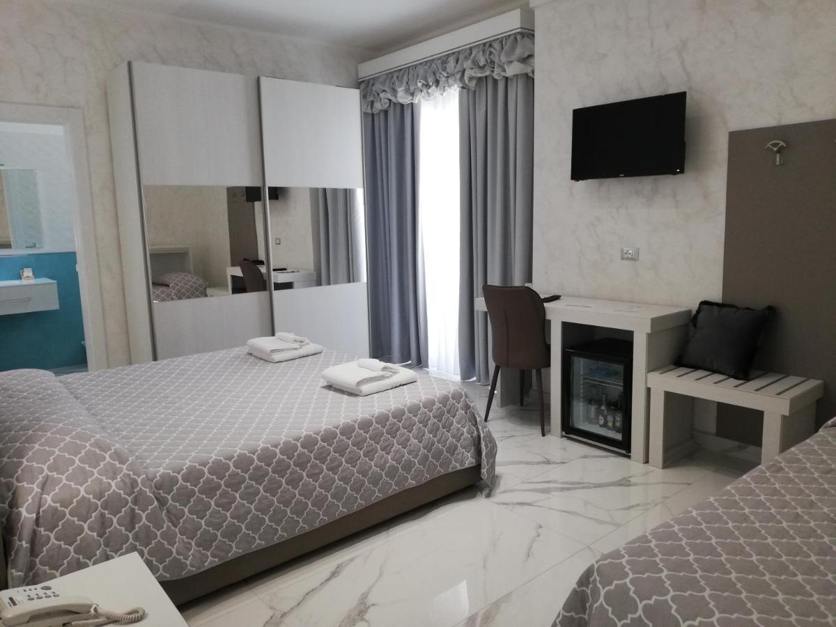 Hotel Presidente Porto Cesareo Buitenkant foto