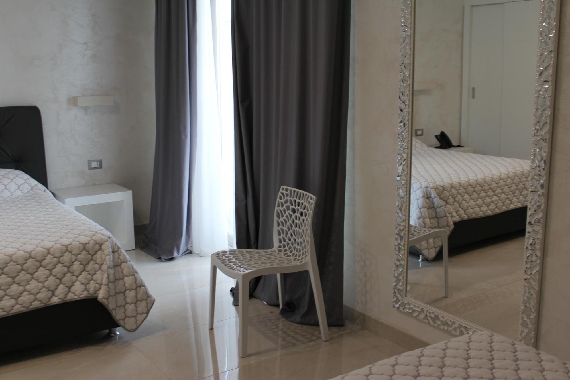 Hotel Presidente Porto Cesareo Buitenkant foto