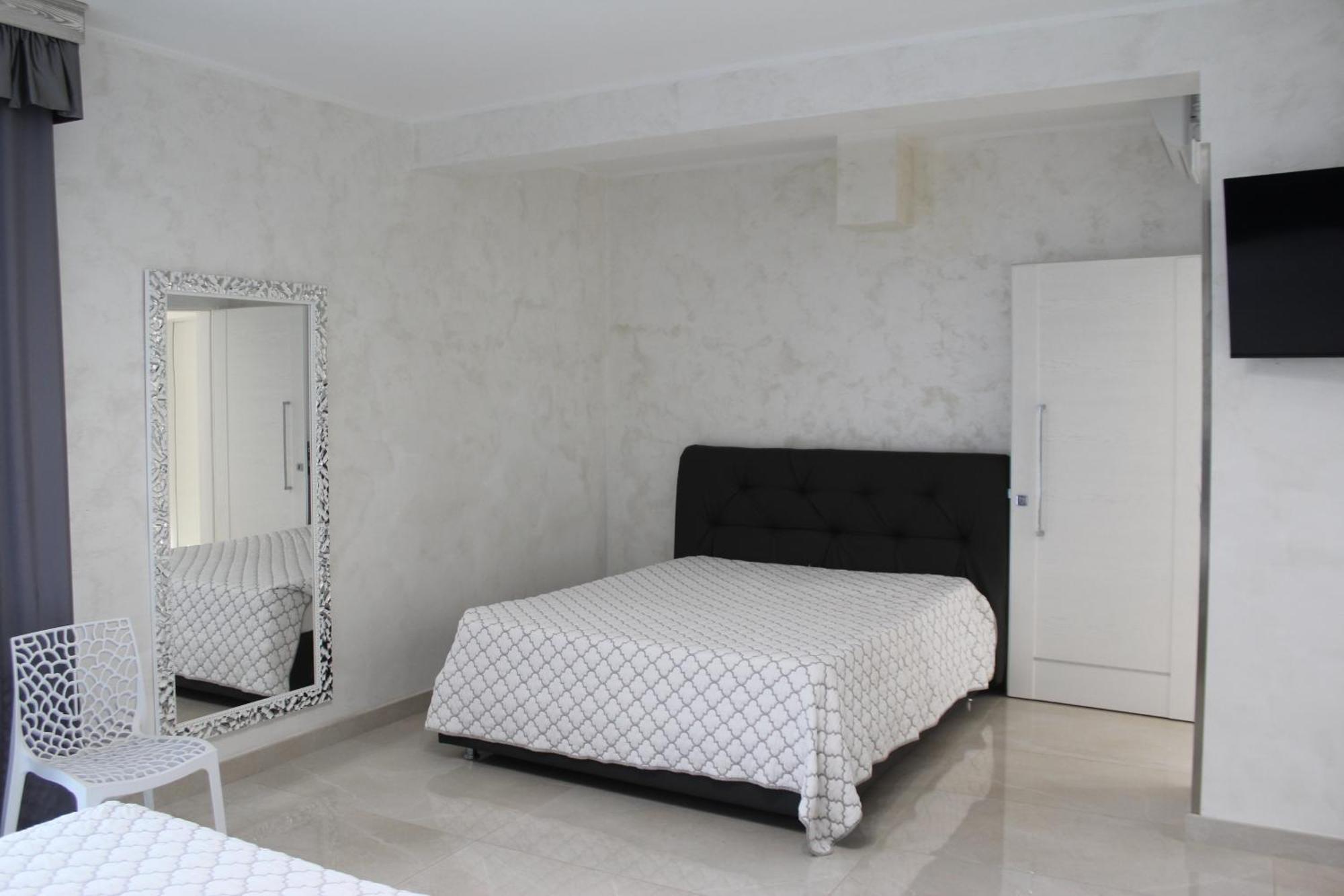 Hotel Presidente Porto Cesareo Buitenkant foto
