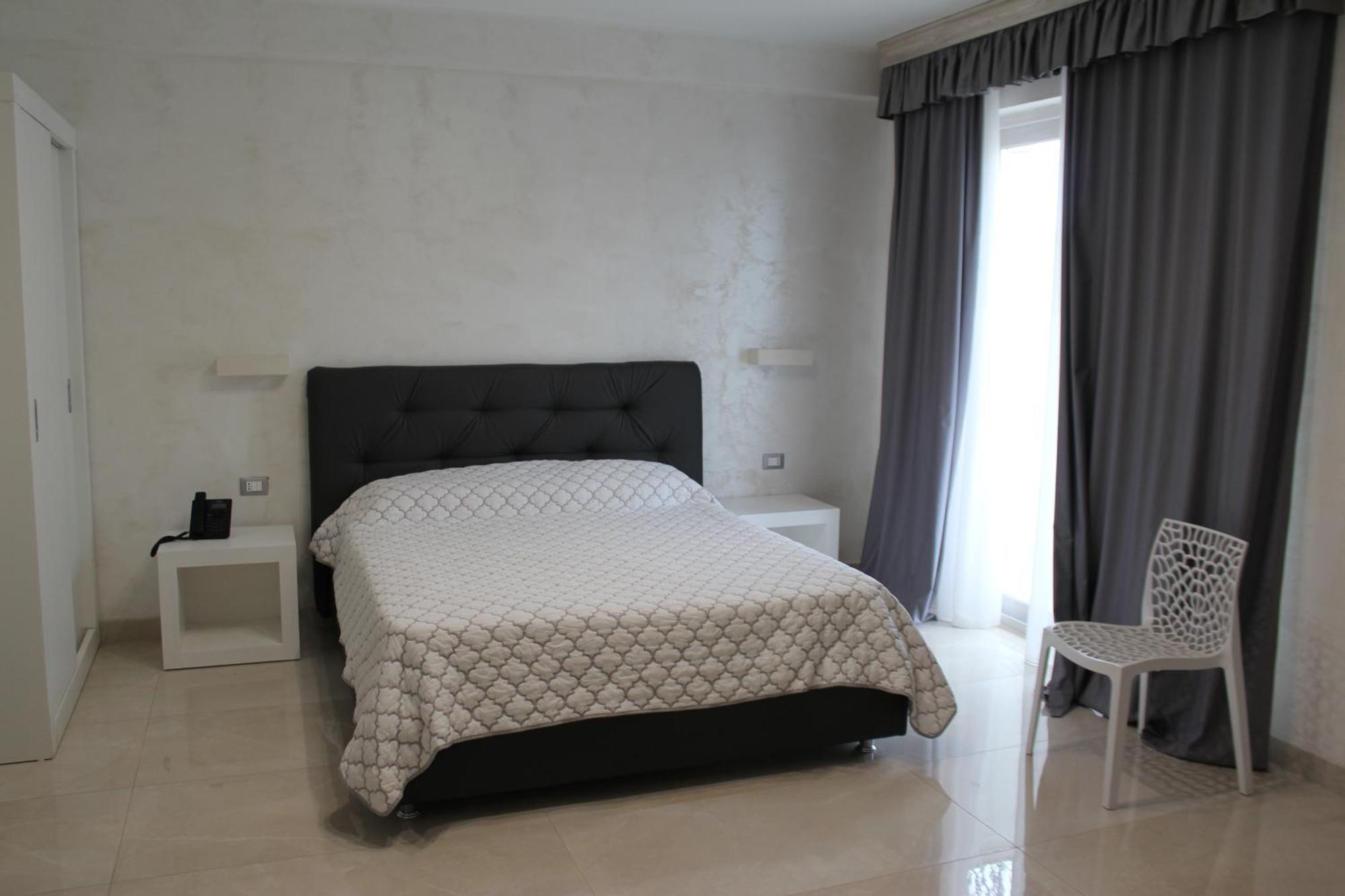Hotel Presidente Porto Cesareo Buitenkant foto