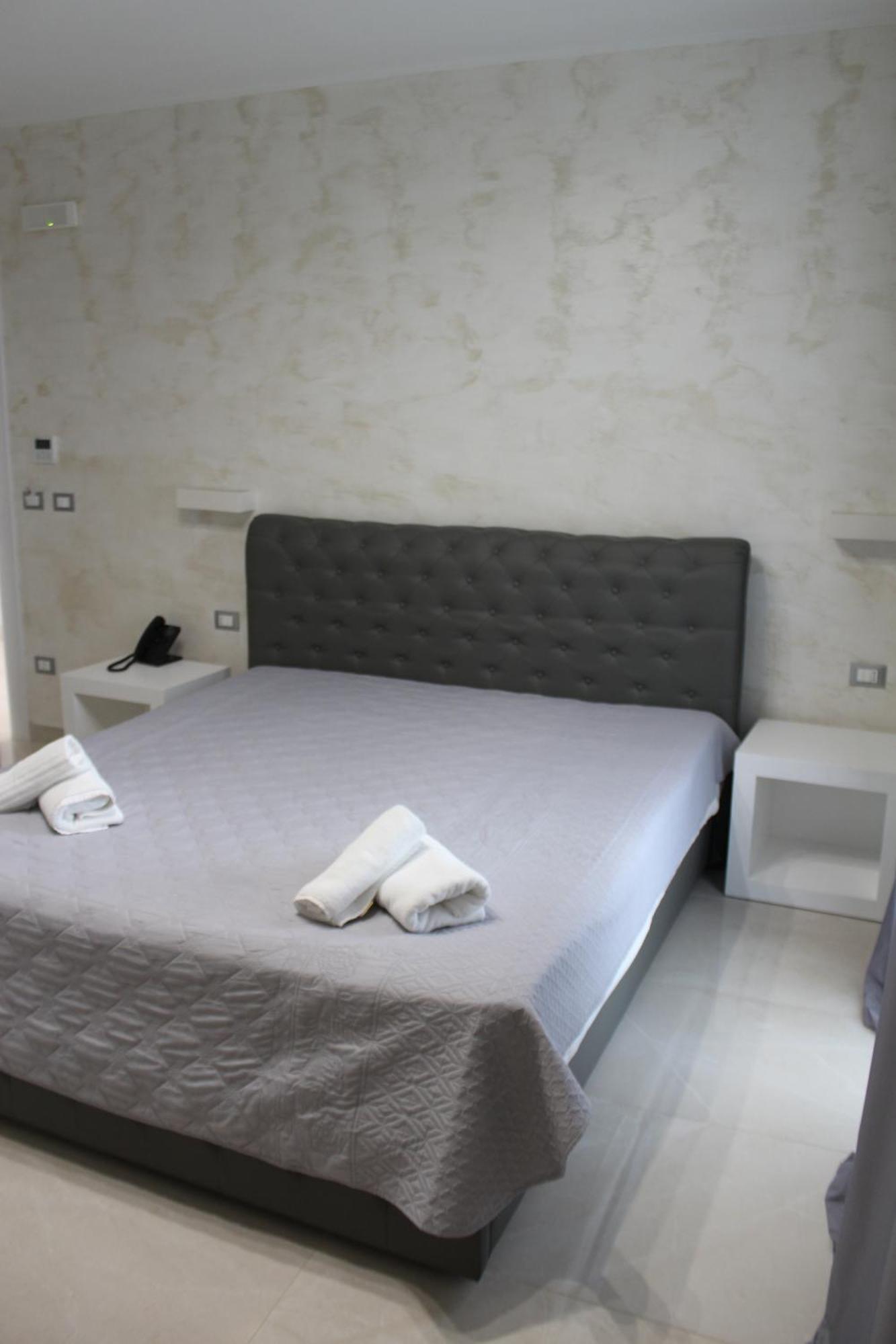 Hotel Presidente Porto Cesareo Buitenkant foto