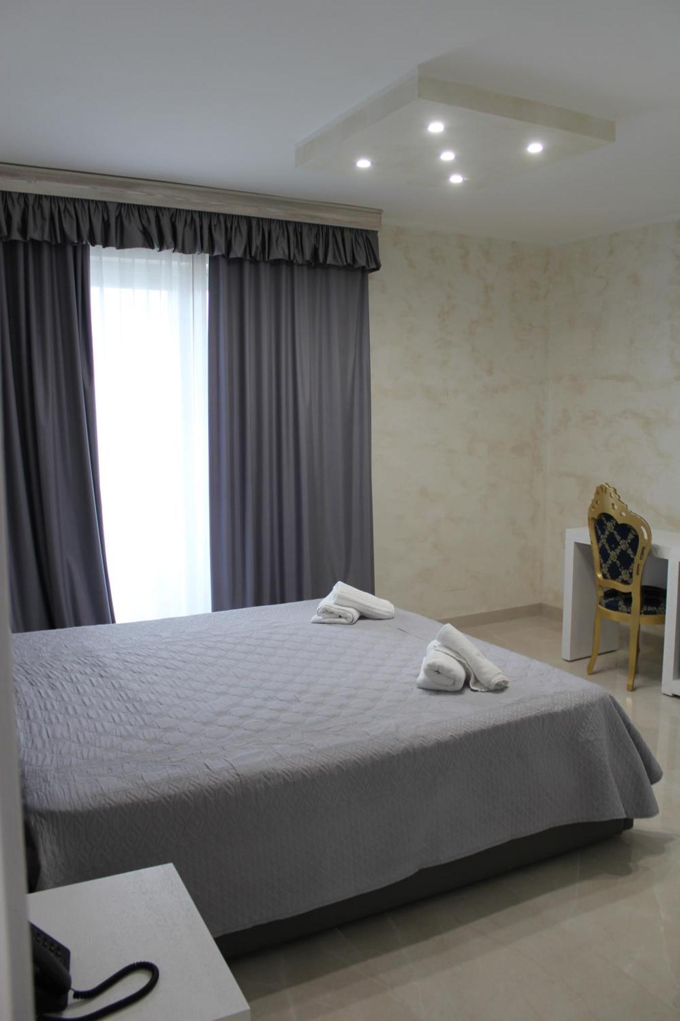 Hotel Presidente Porto Cesareo Buitenkant foto